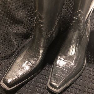 Donald J Pliner Rain Boot black rubber Western